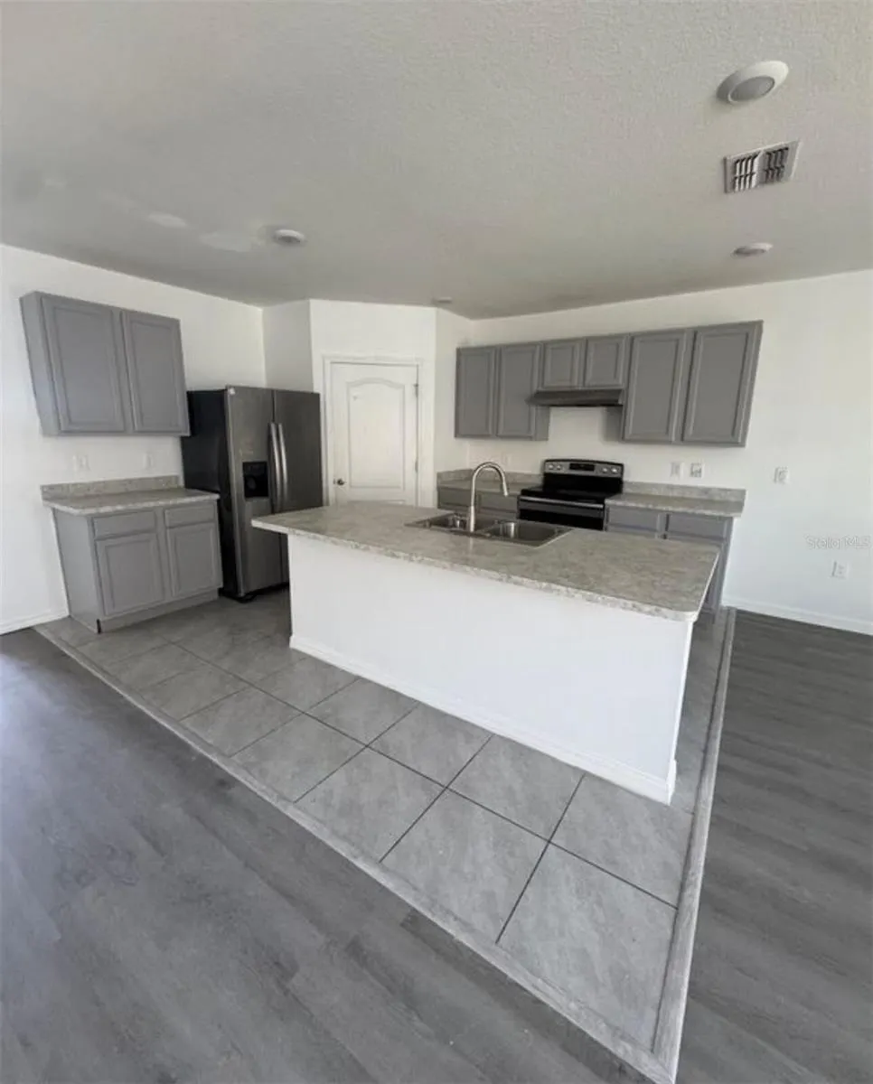626 SQUIRES GROVE DR