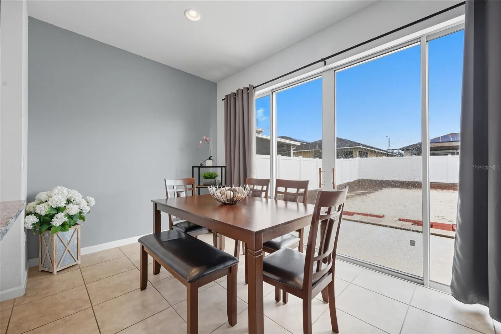 938 FALLON HILLS DR