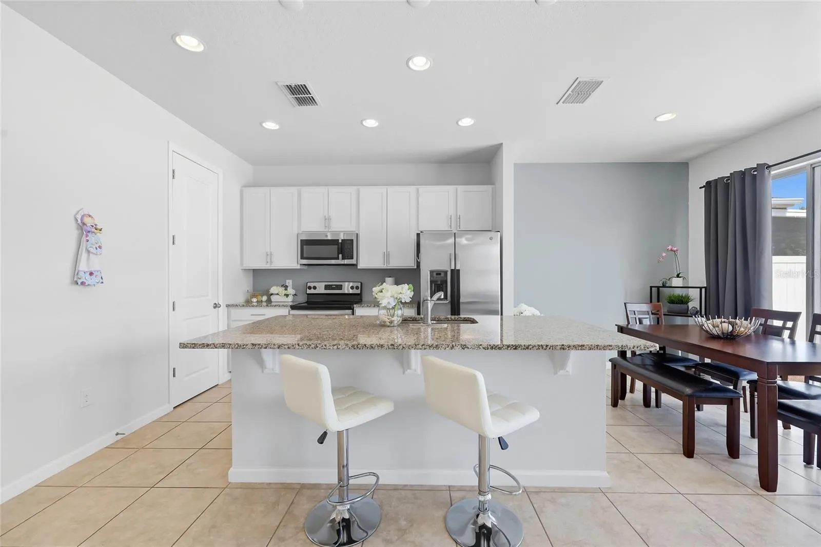 938 FALLON HILLS DR