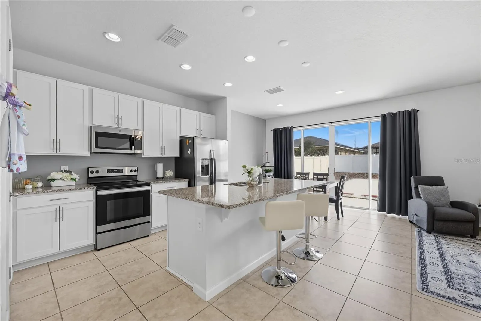 938 FALLON HILLS DR