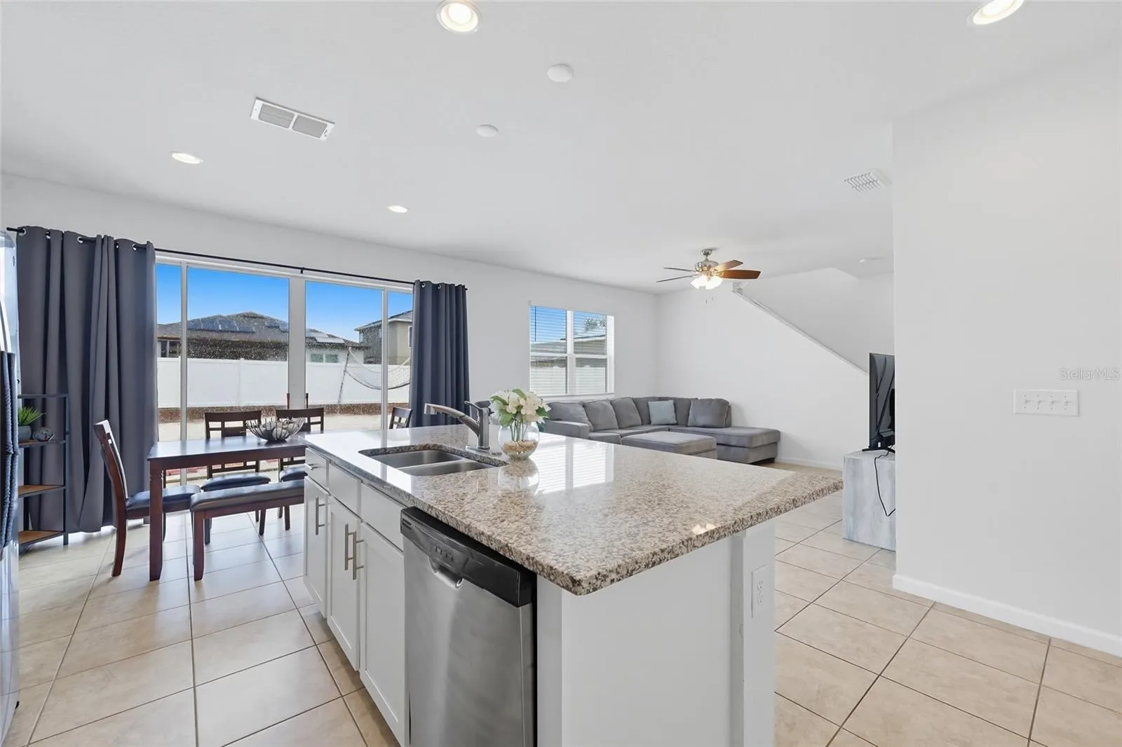 938 FALLON HILLS DR