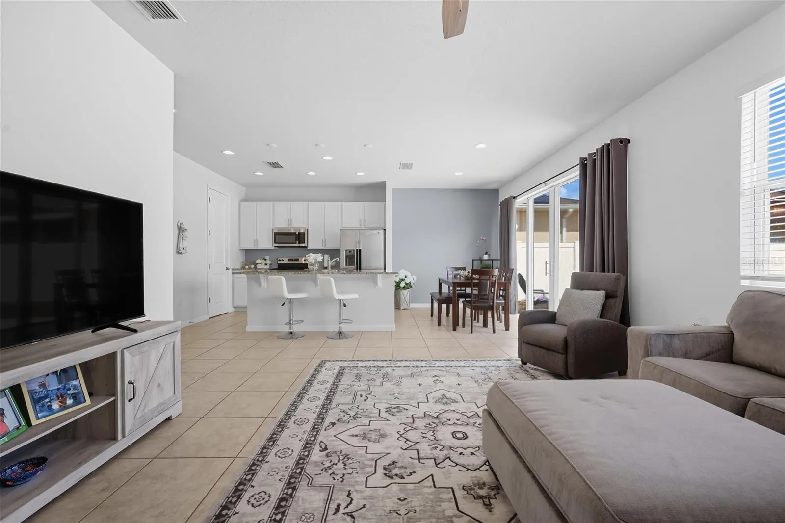 938 FALLON HILLS DR