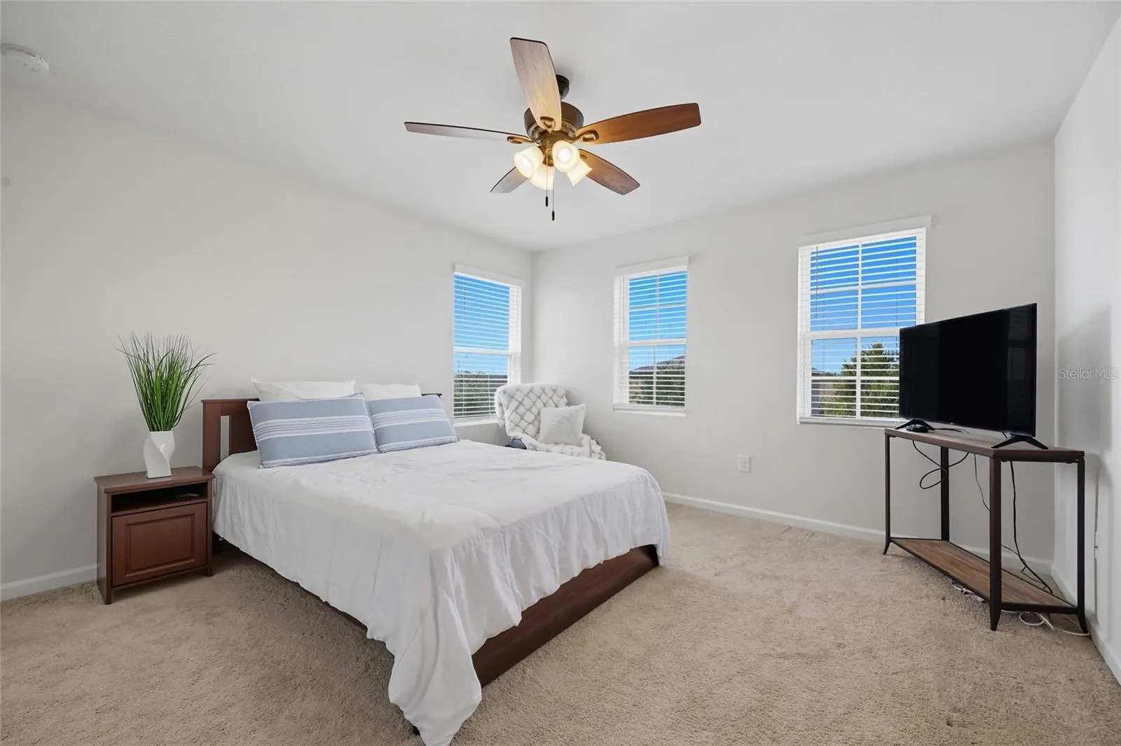 938 FALLON HILLS DR