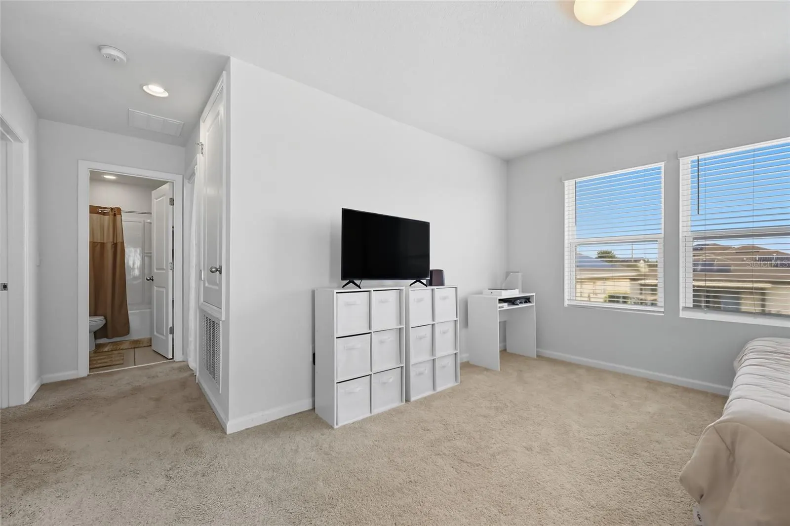 938 FALLON HILLS DR