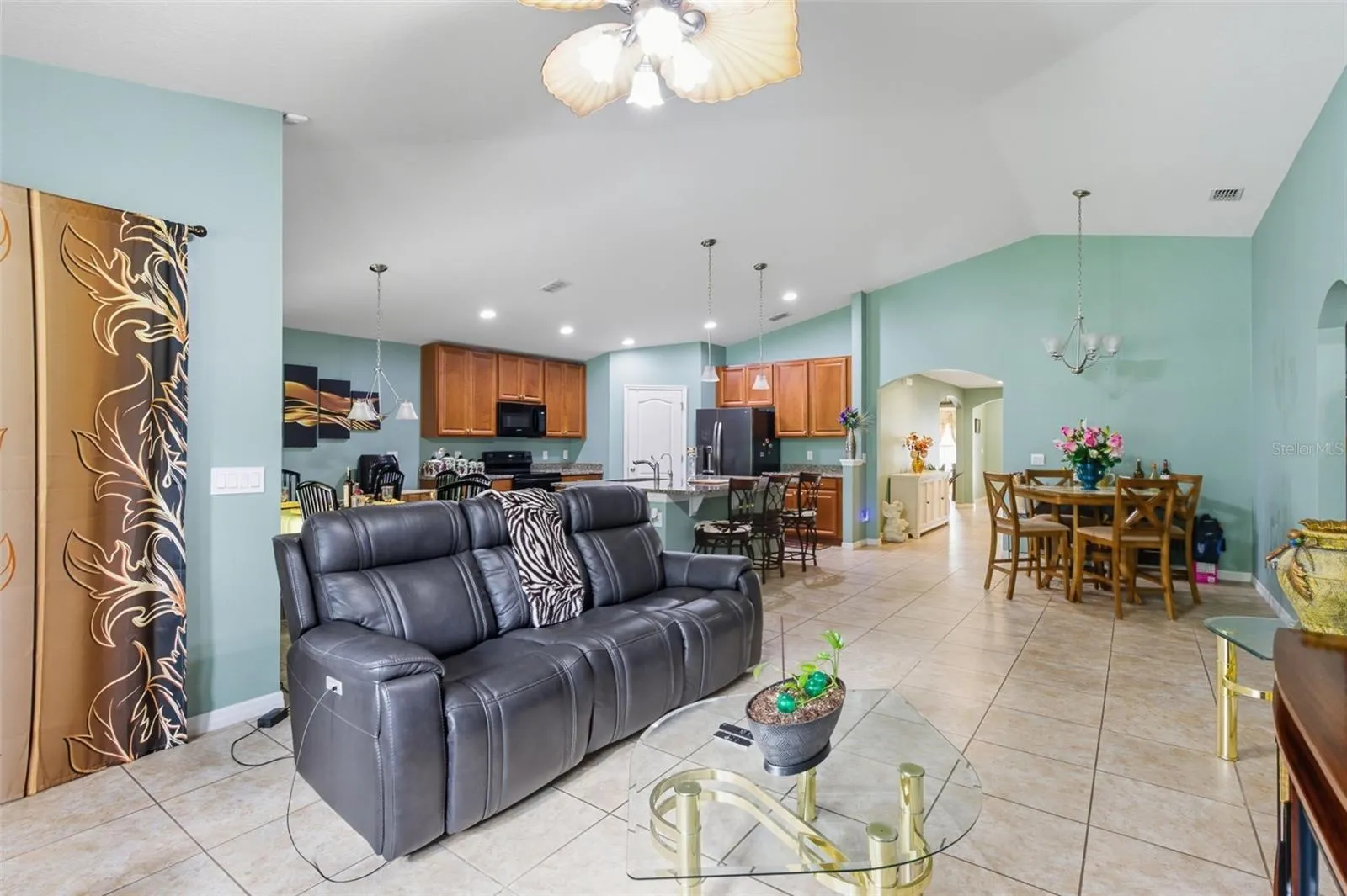3609 GRETCHEN DR