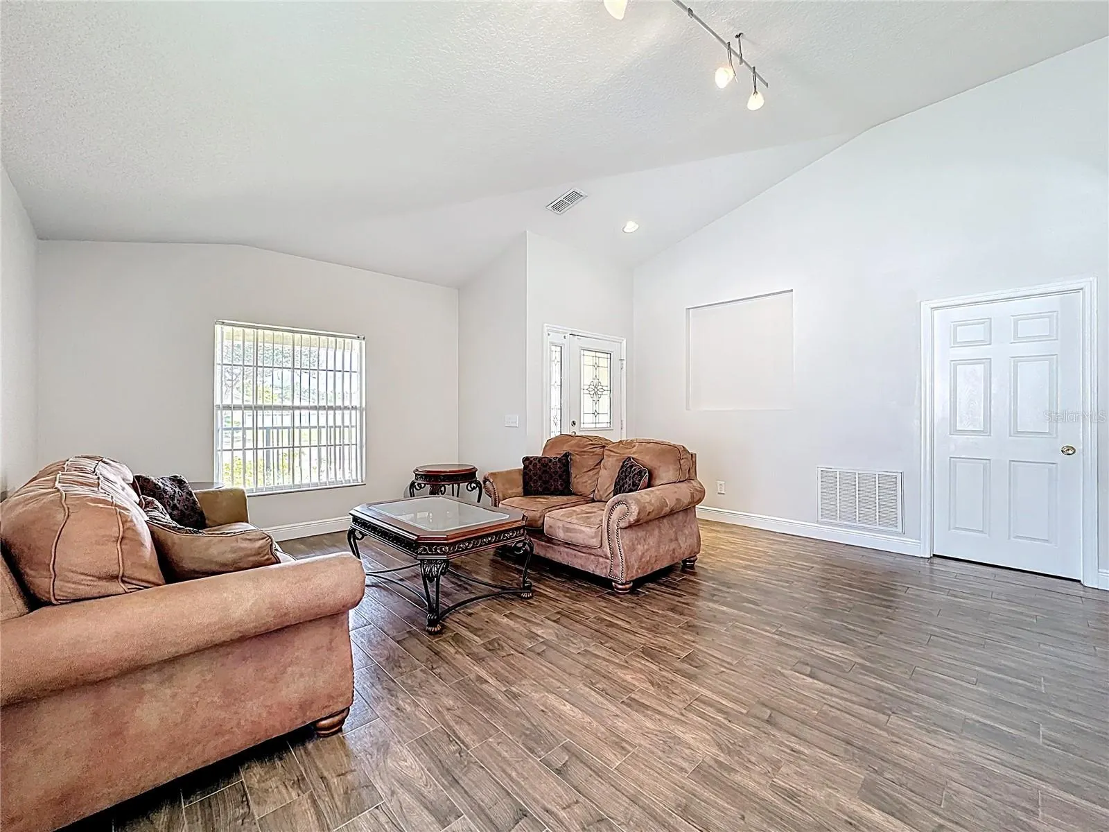 3004 JULIP DR