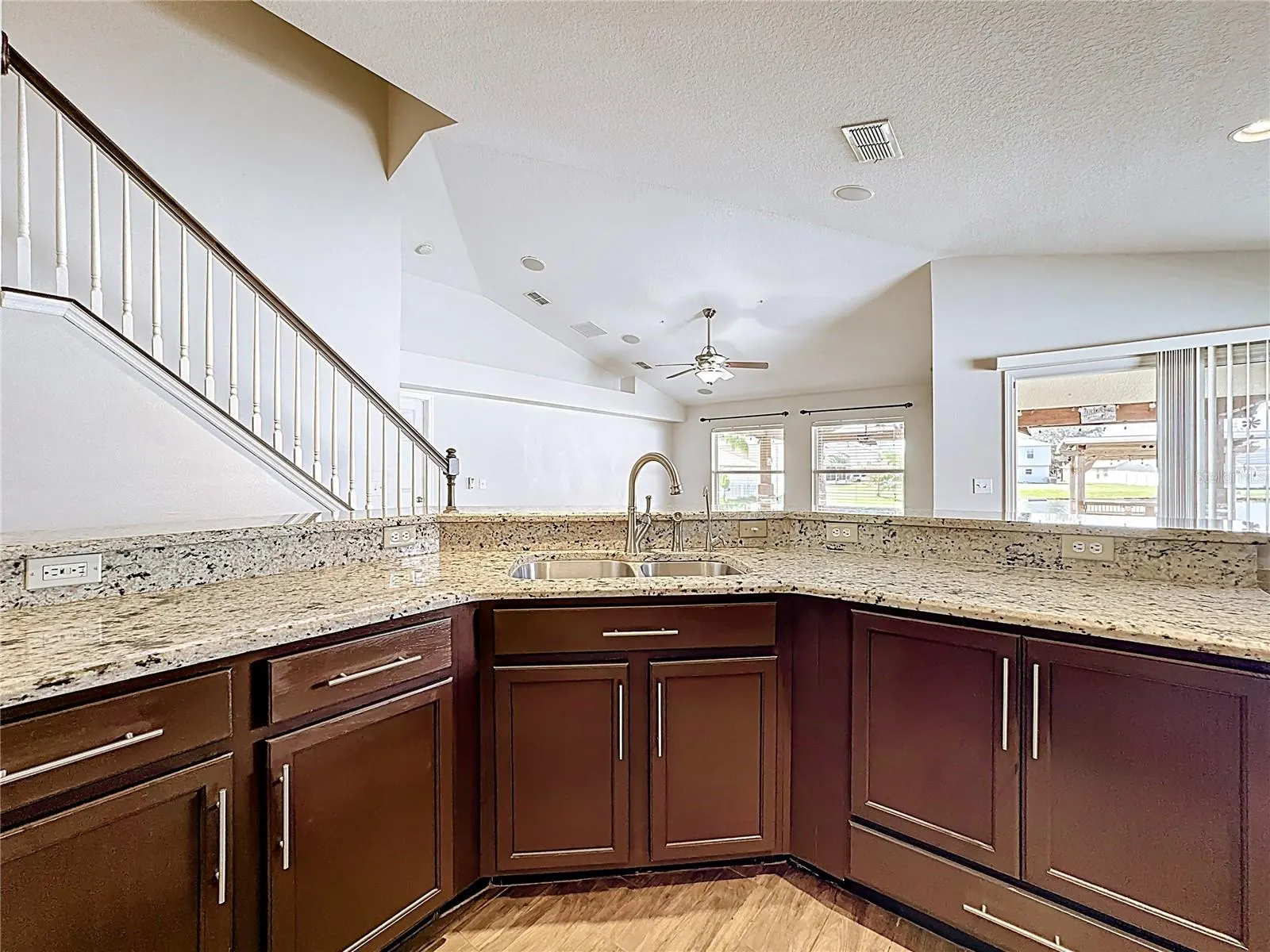 3004 JULIP DR