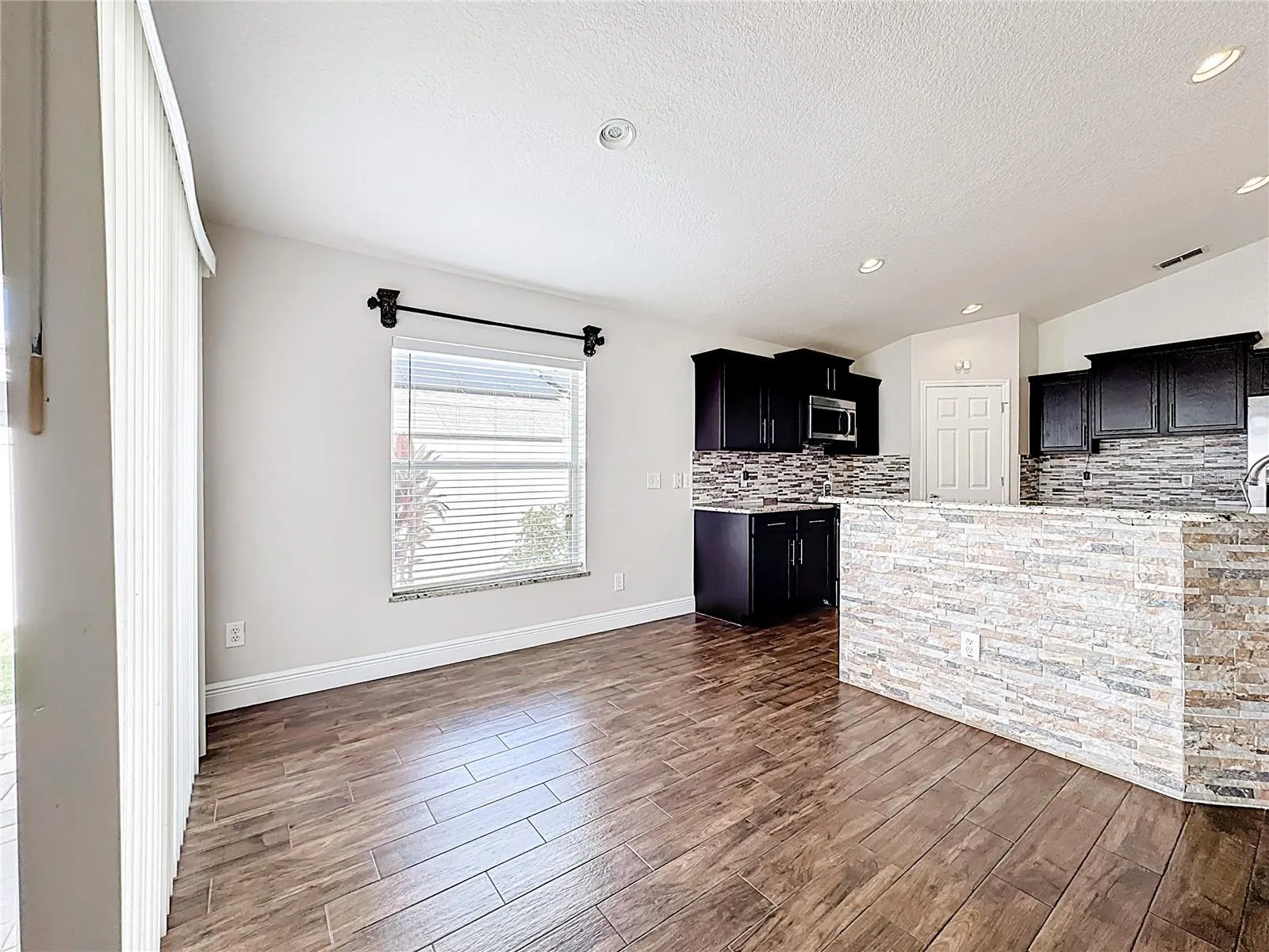 3004 JULIP DR