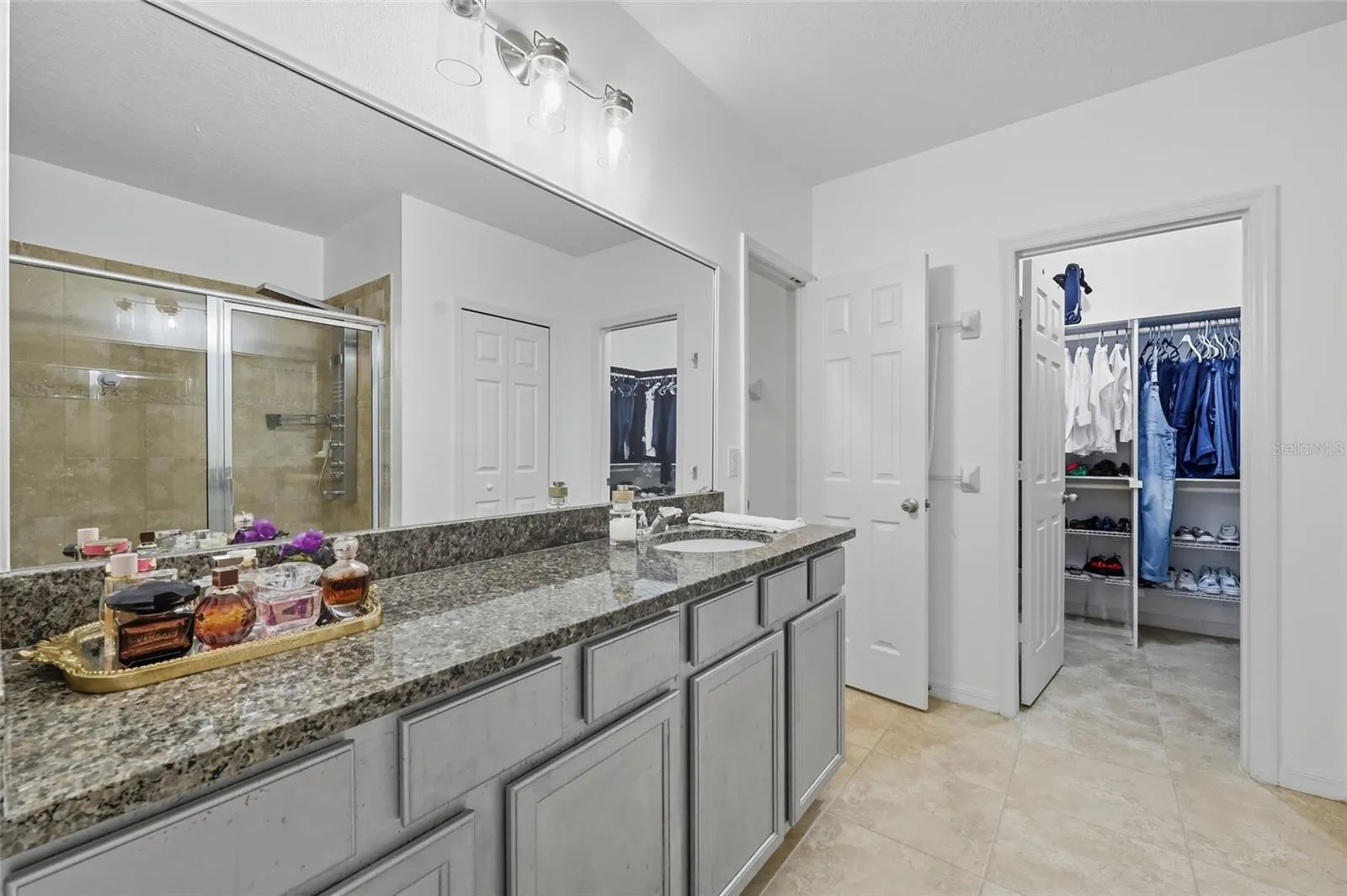 2715 BARCLAY LN