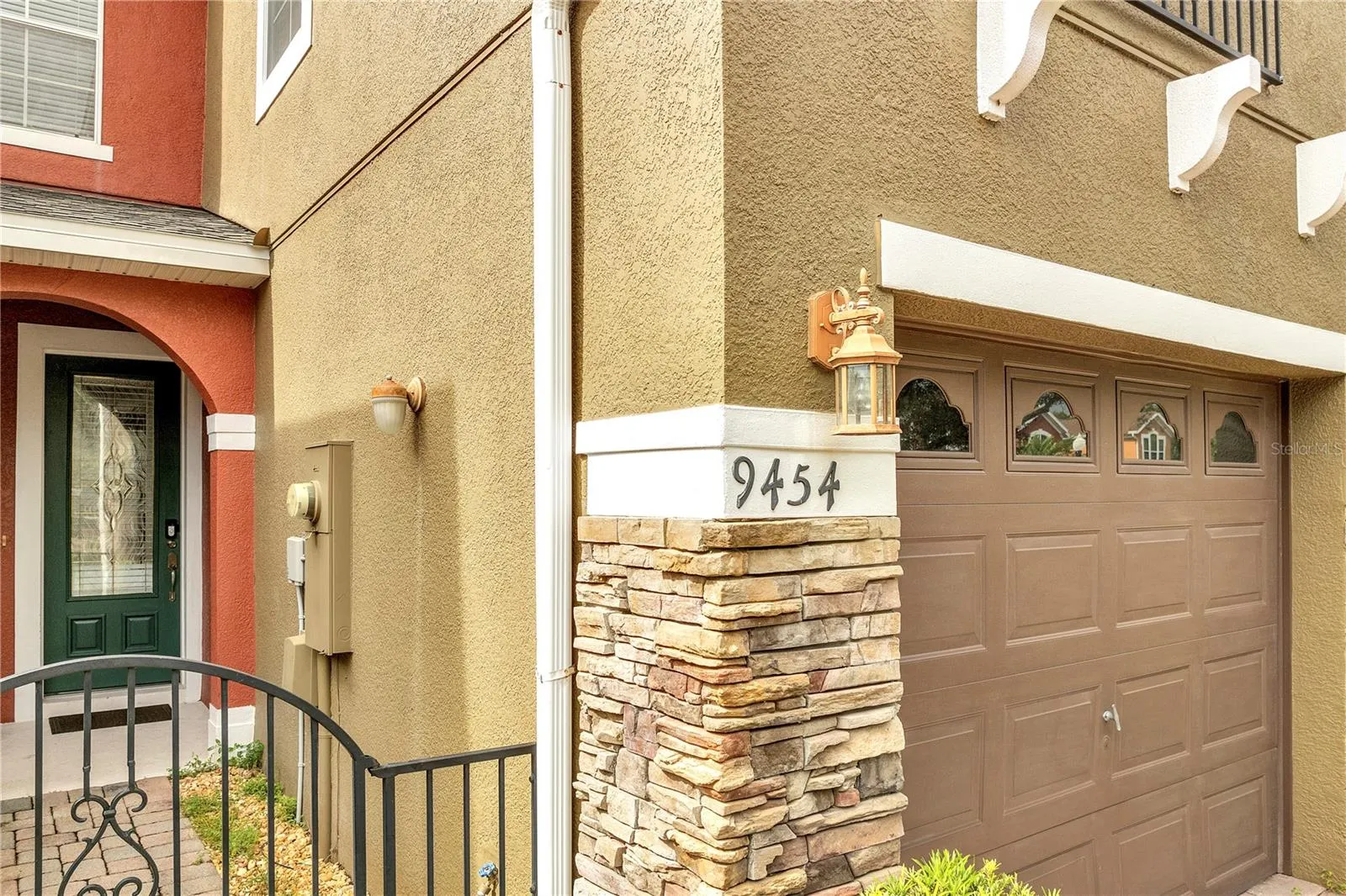 9454 SILVER BUTTONWOOD STREET