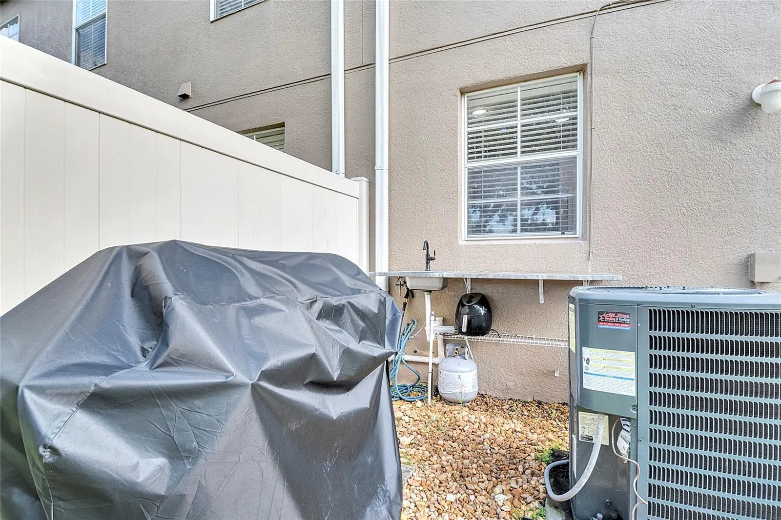 9454 SILVER BUTTONWOOD STREET