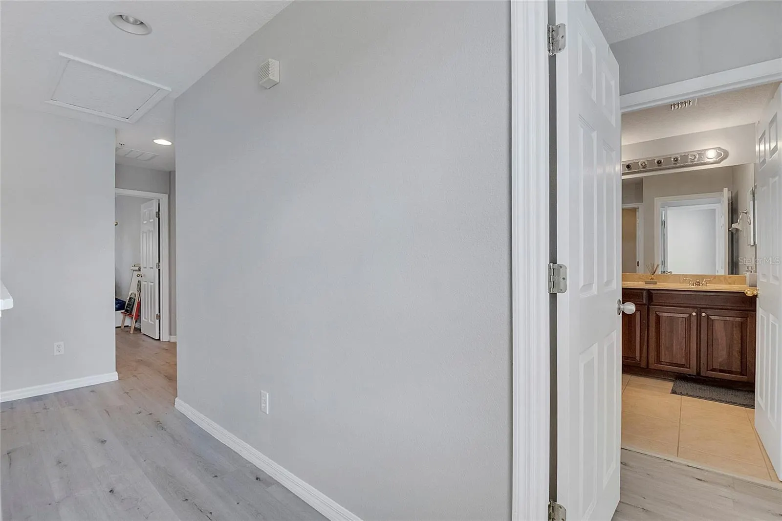 9454 SILVER BUTTONWOOD STREET