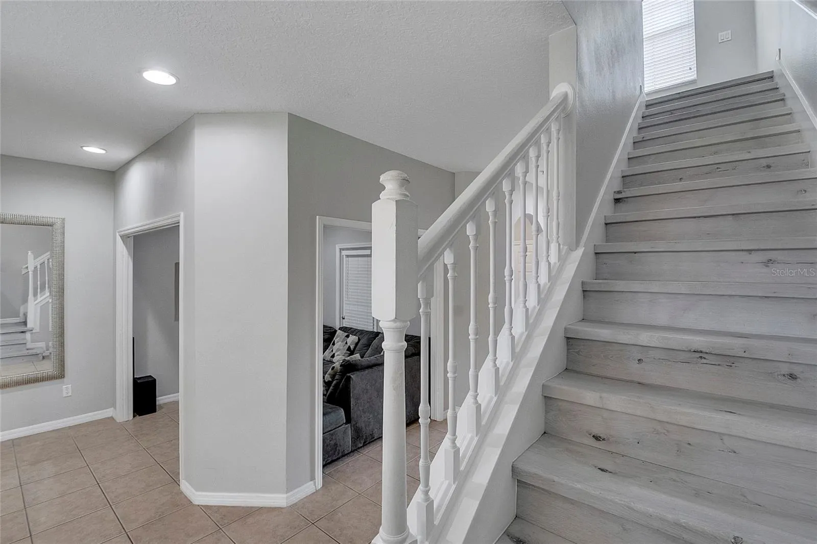 9454 SILVER BUTTONWOOD STREET