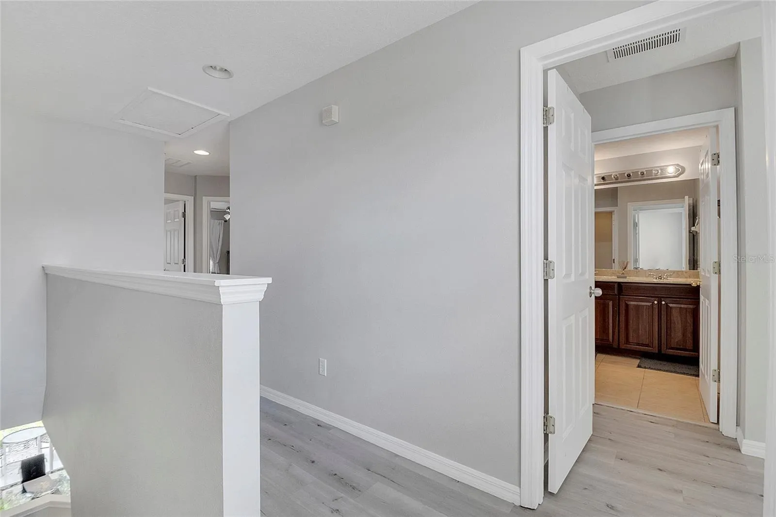 9454 SILVER BUTTONWOOD STREET