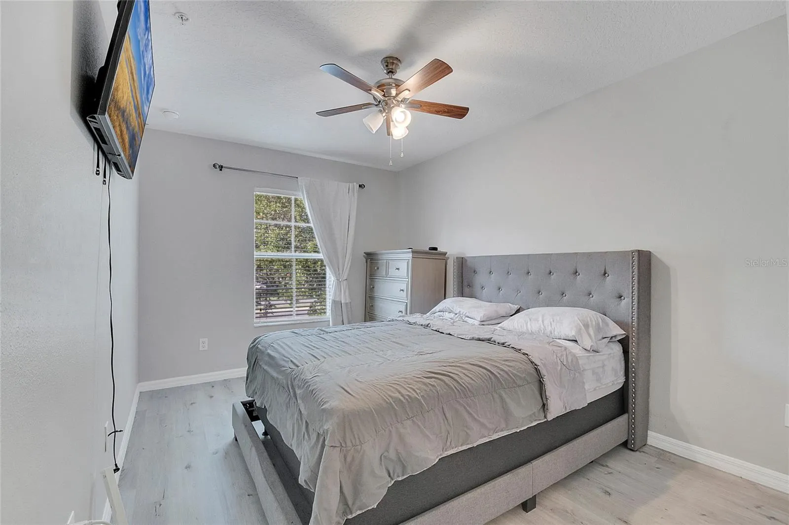 9454 SILVER BUTTONWOOD STREET