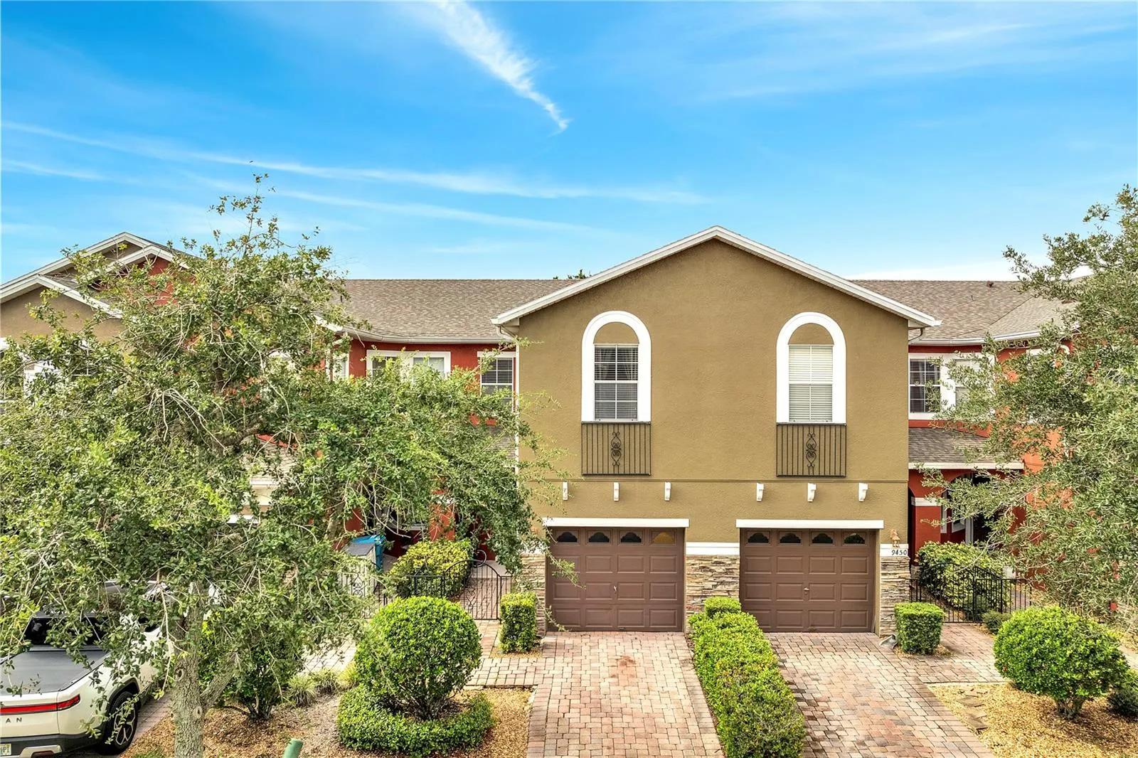 9454 SILVER BUTTONWOOD STREET
