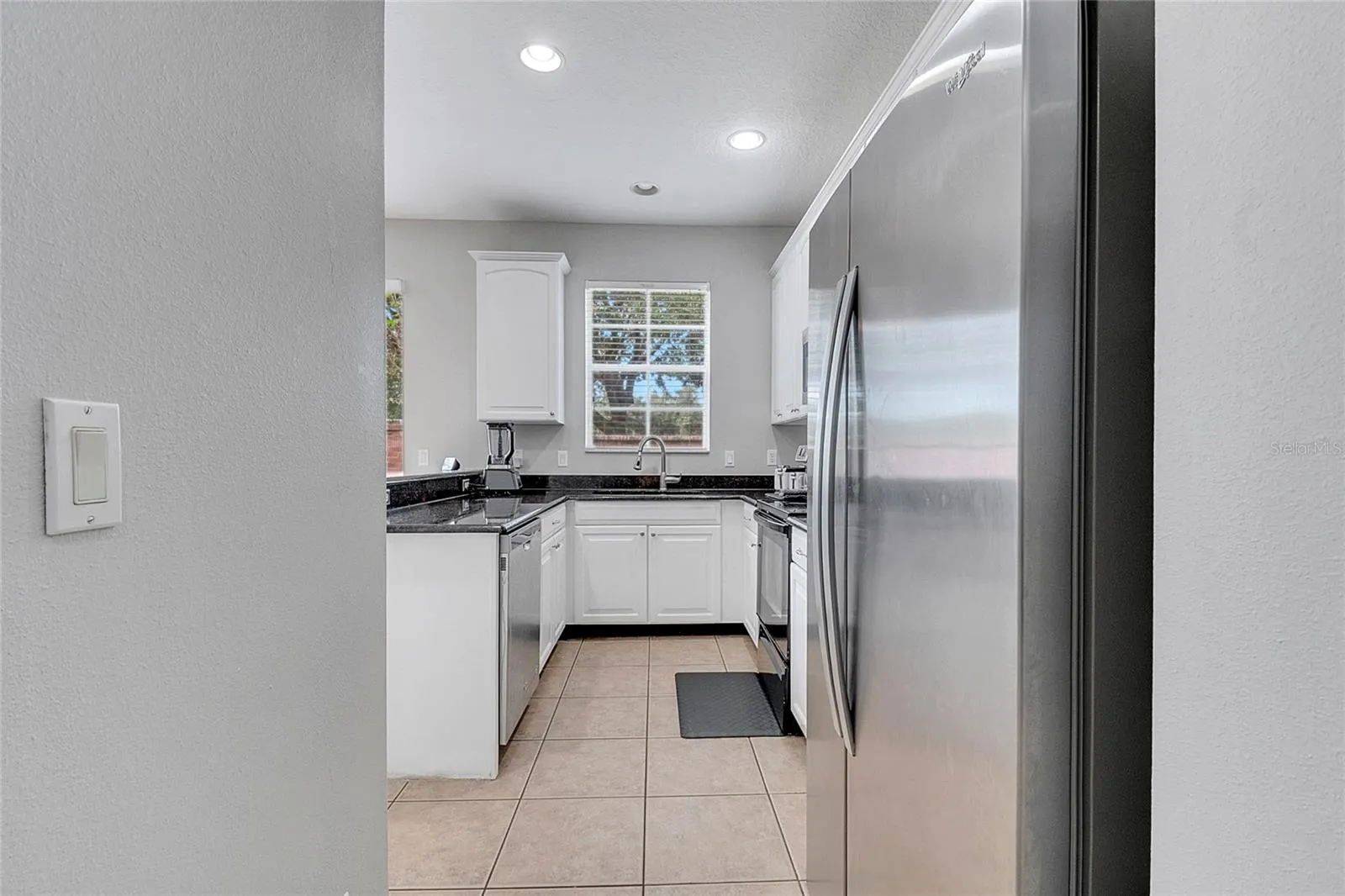 9454 SILVER BUTTONWOOD STREET