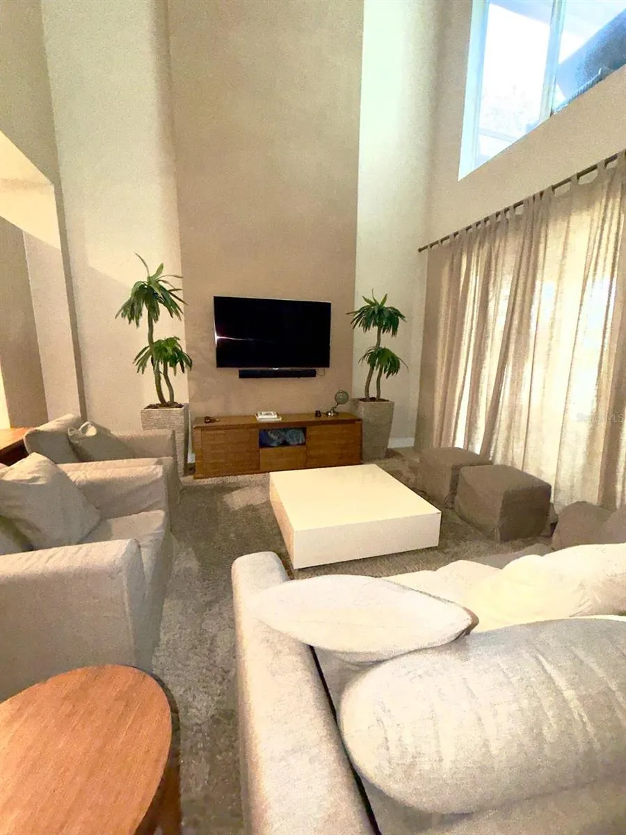 7657 RECIFE DR