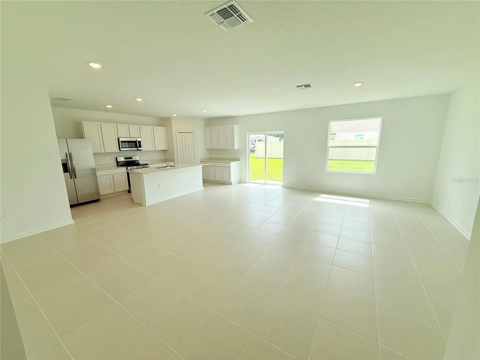 373 KAYDEN CV