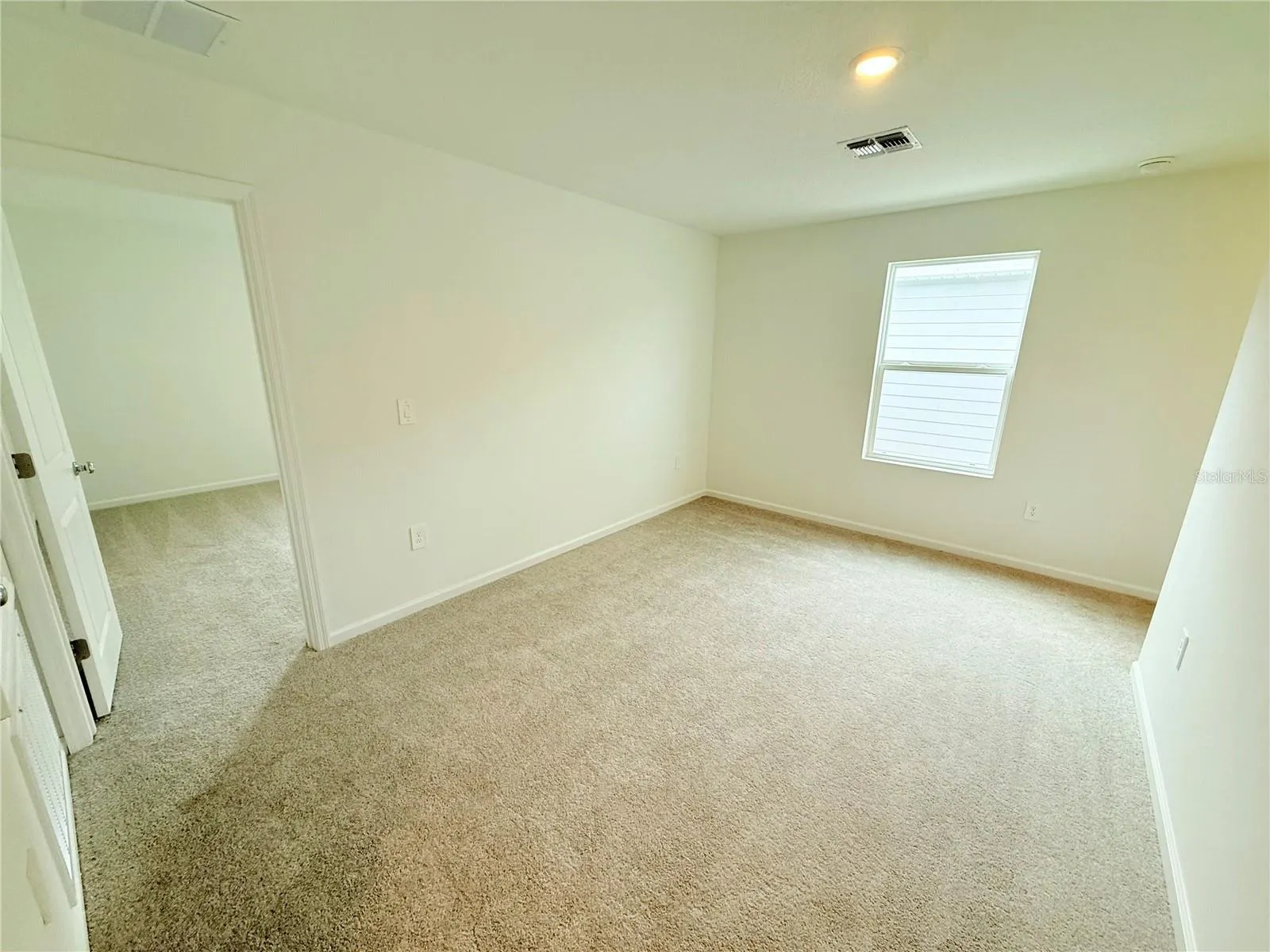 373 KAYDEN CV