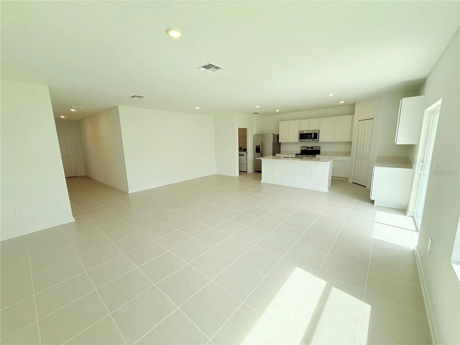 373 KAYDEN CV