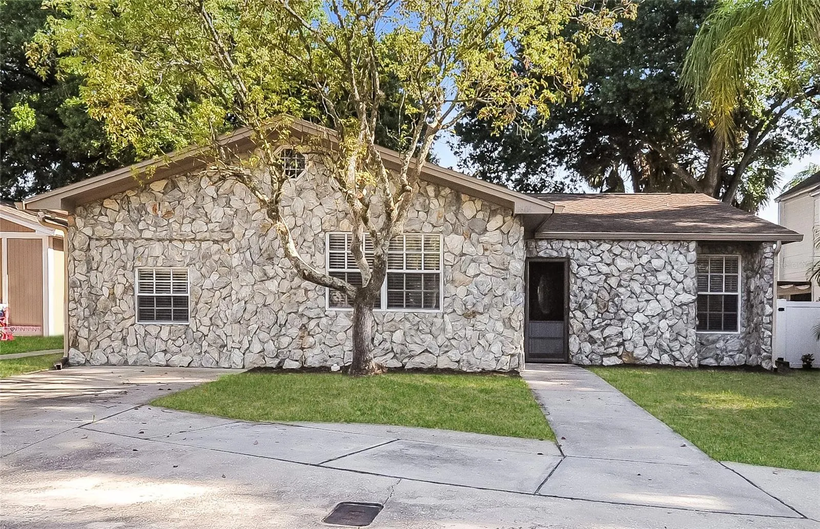 7606 WILLOW PARK DR