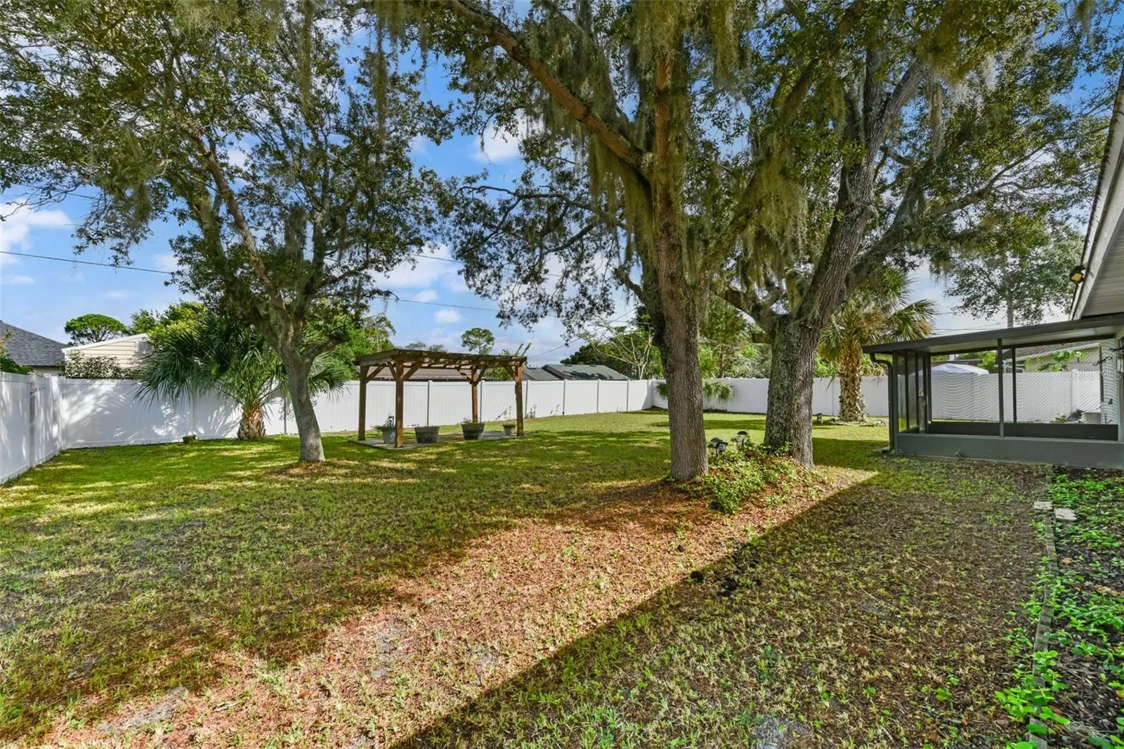 1580 E NORMANDY BLVD