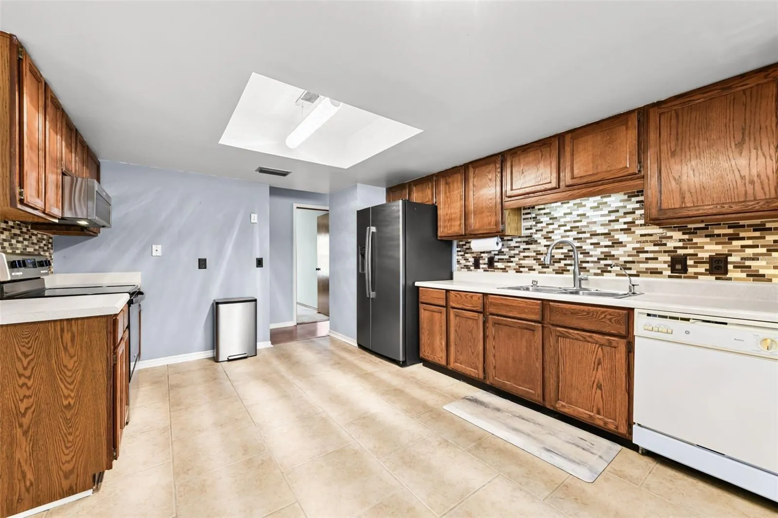 1580 E NORMANDY BLVD
