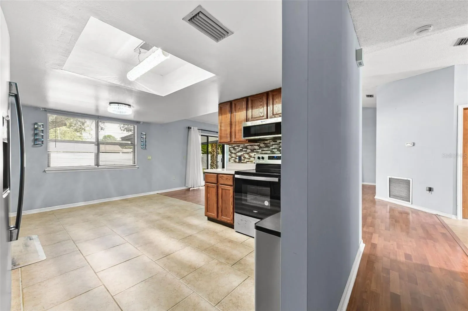 1580 E NORMANDY BLVD