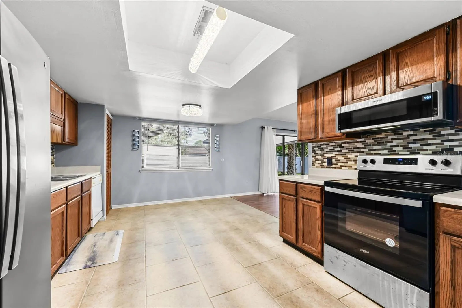 1580 E NORMANDY BLVD