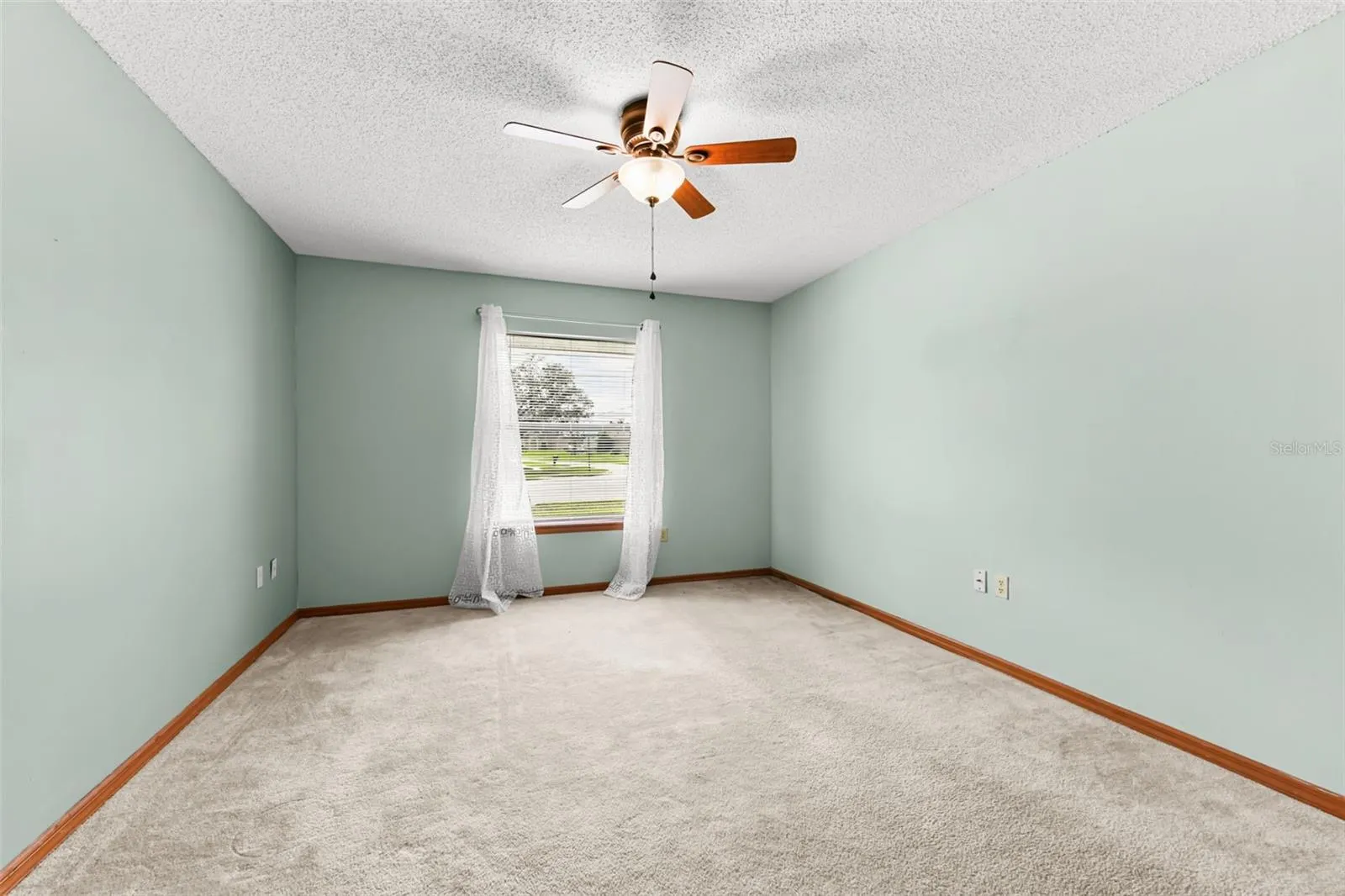 1580 E NORMANDY BLVD