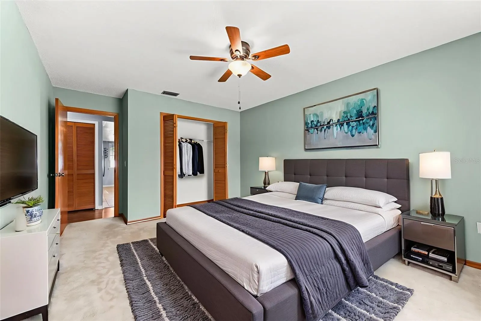 1580 E NORMANDY BLVD