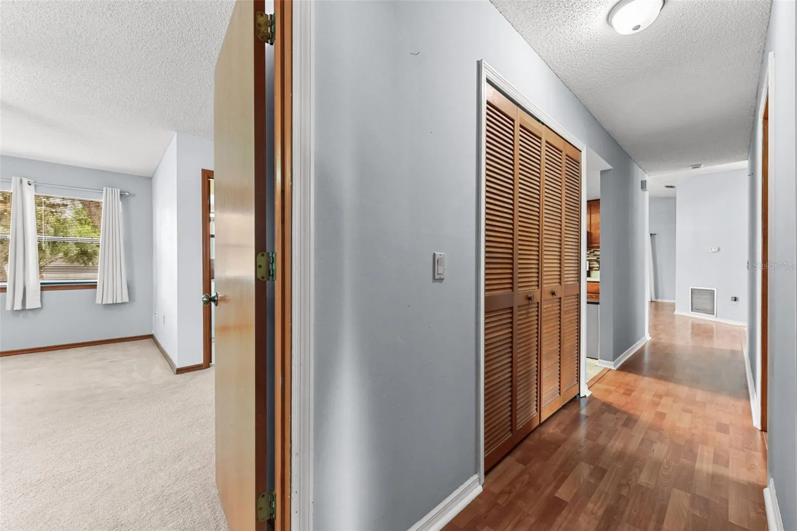 1580 E NORMANDY BLVD