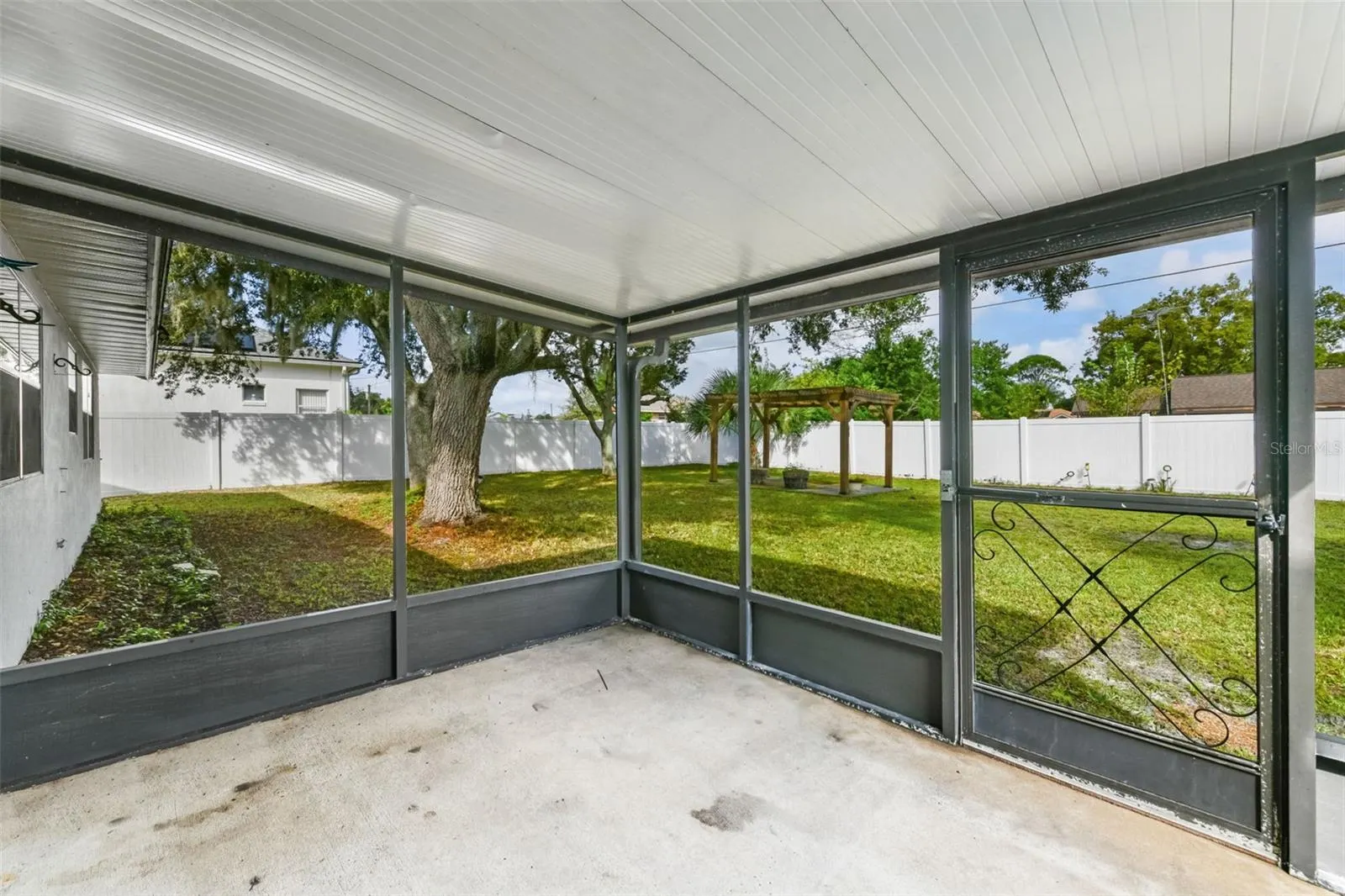 1580 E NORMANDY BLVD