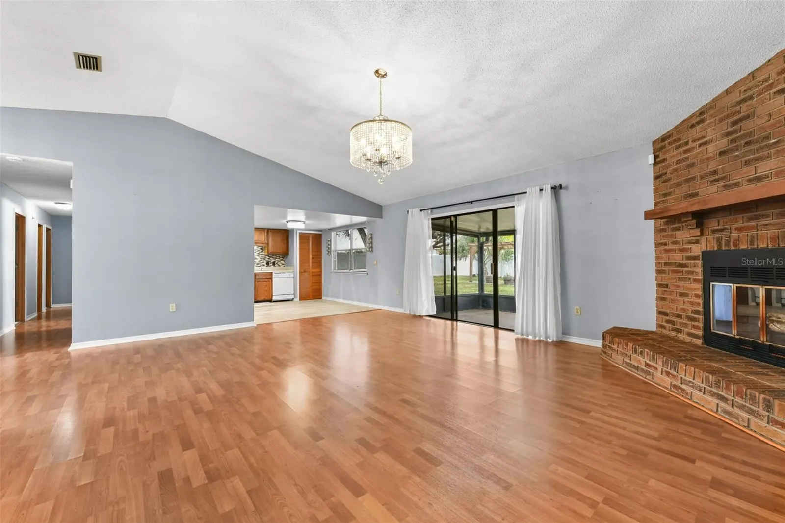 1580 E NORMANDY BLVD