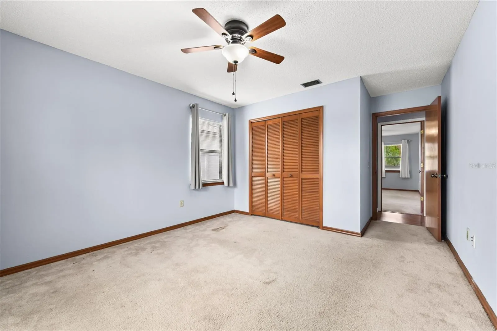 1580 E NORMANDY BLVD
