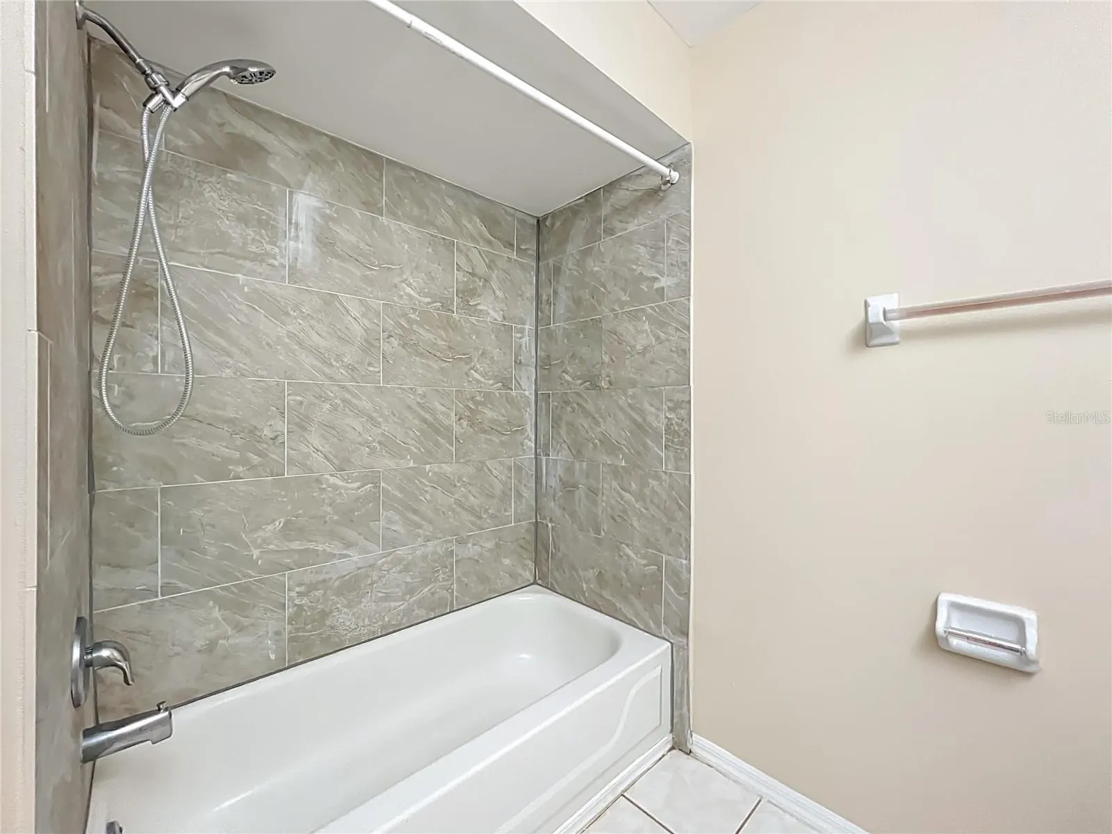 6656 RYAN CHASE CT