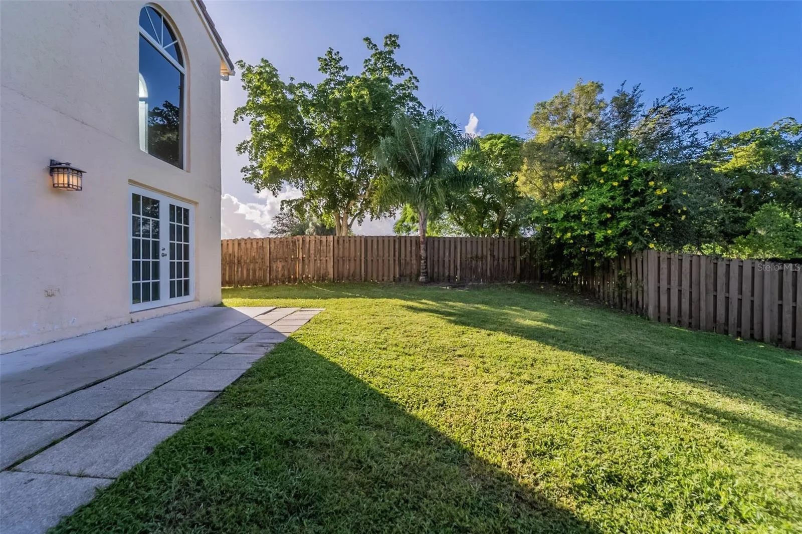 9820 FAIRWAY COVE LN