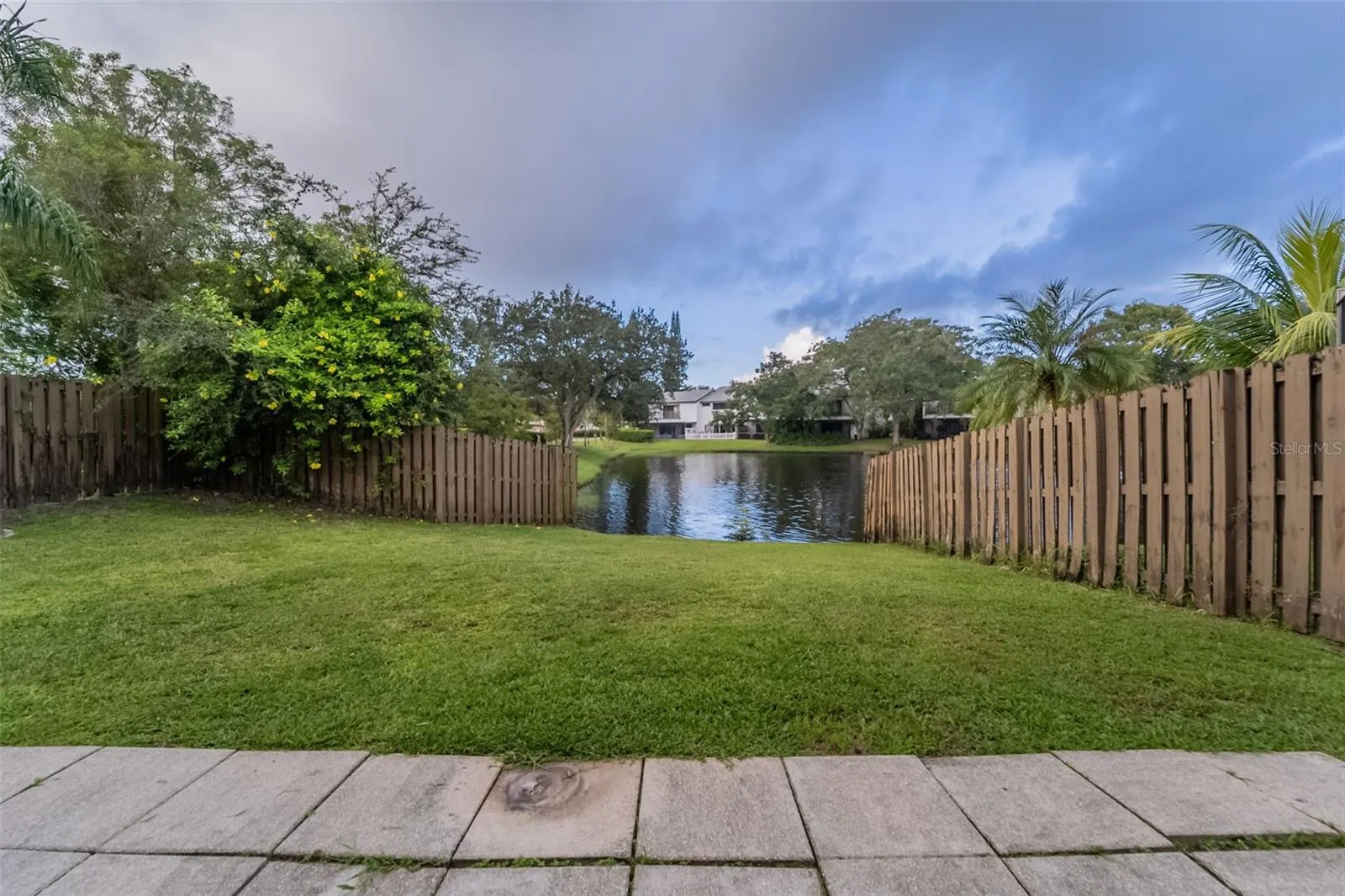 9820 FAIRWAY COVE LN