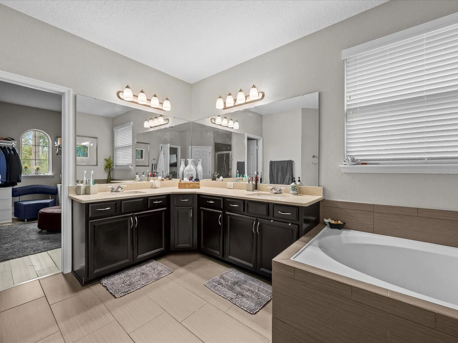 2357 BELLEFIELD CV