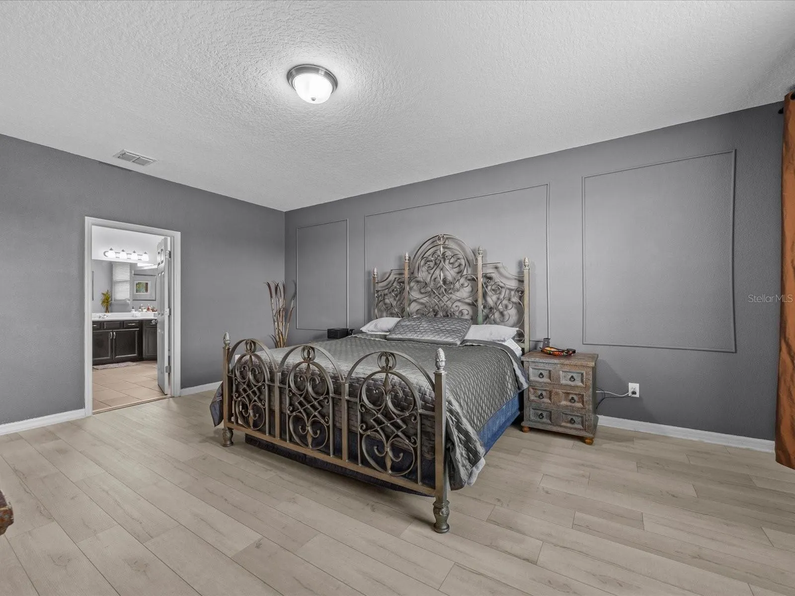 2357 BELLEFIELD CV
