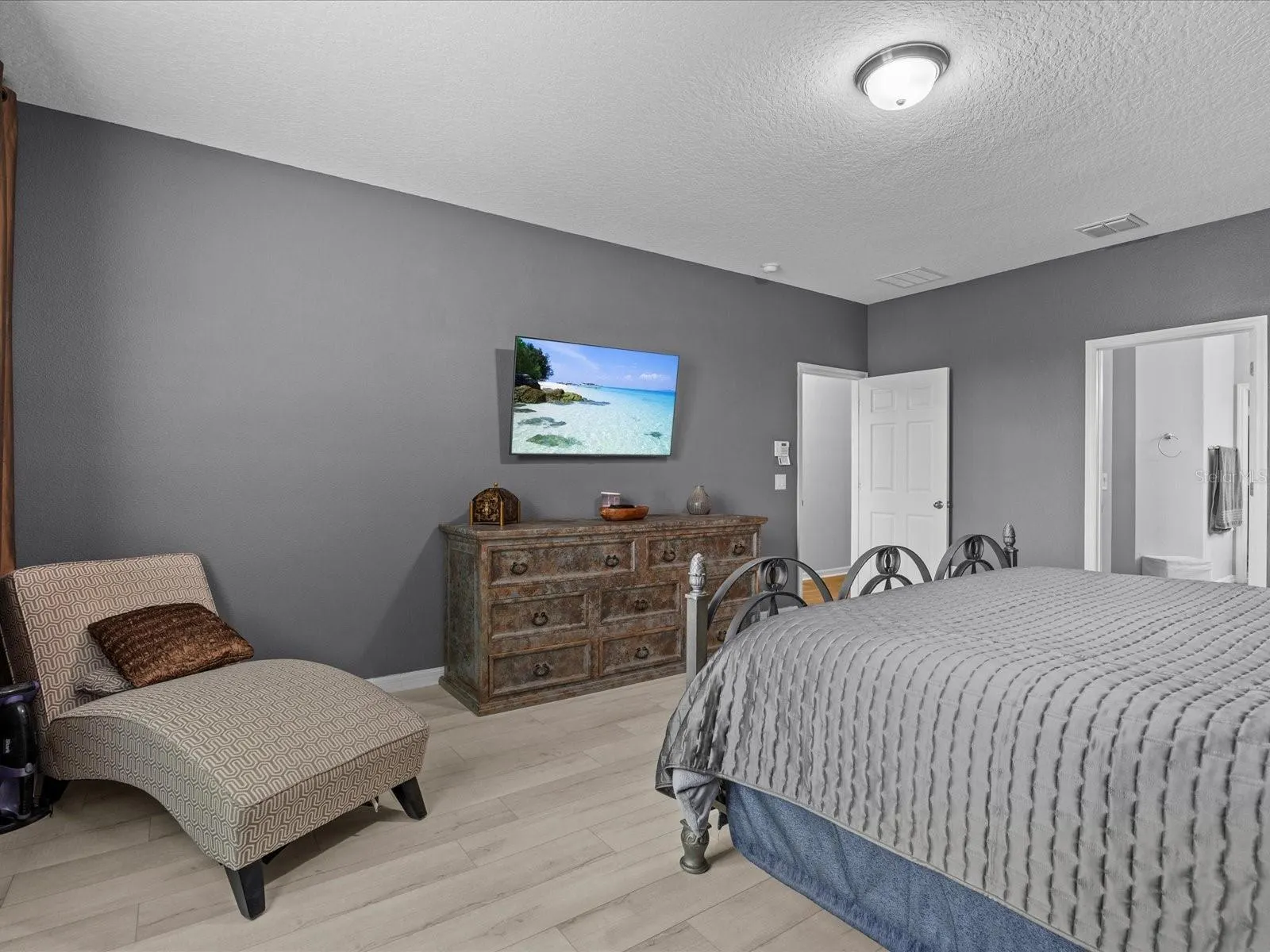 2357 BELLEFIELD CV