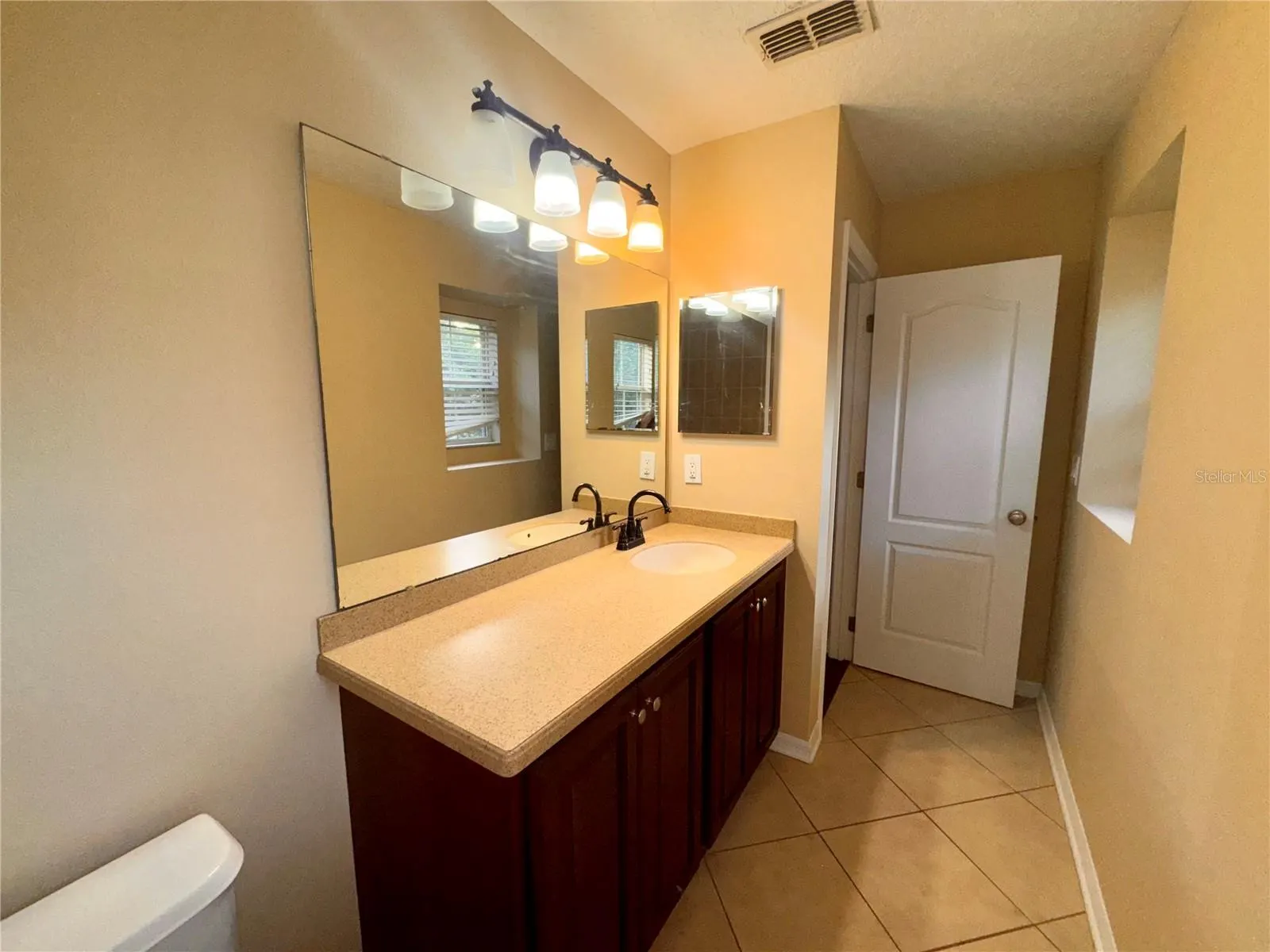 2565 ABEY BLANCO DR
