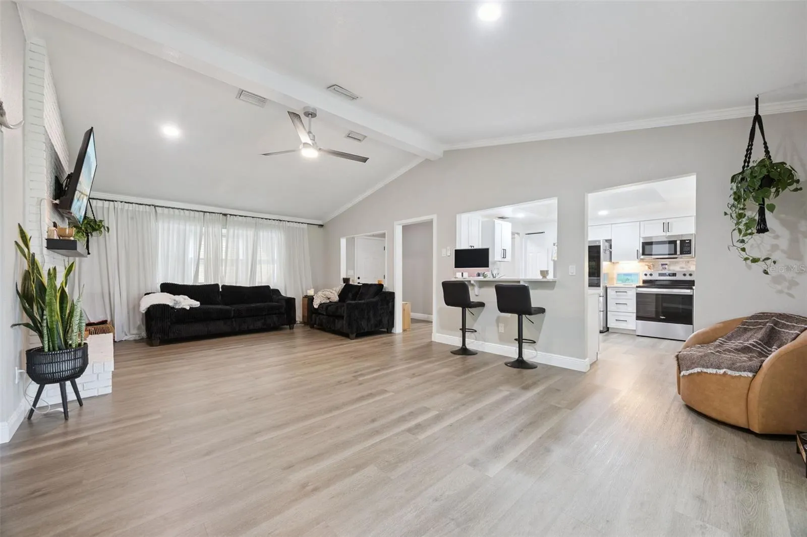 1227 WAYNE AVE