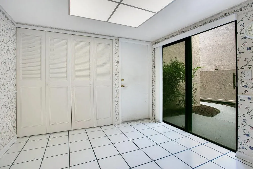 406 MEADOWOOD BLVD