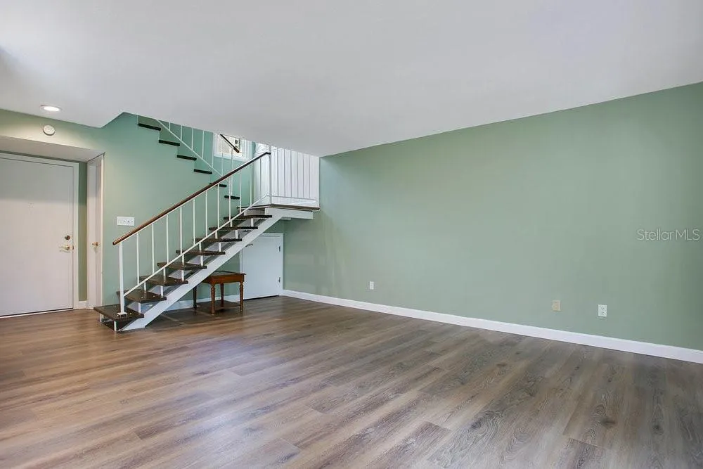 406 MEADOWOOD BLVD