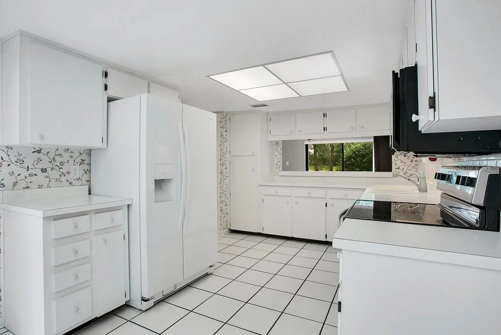 406 MEADOWOOD BLVD