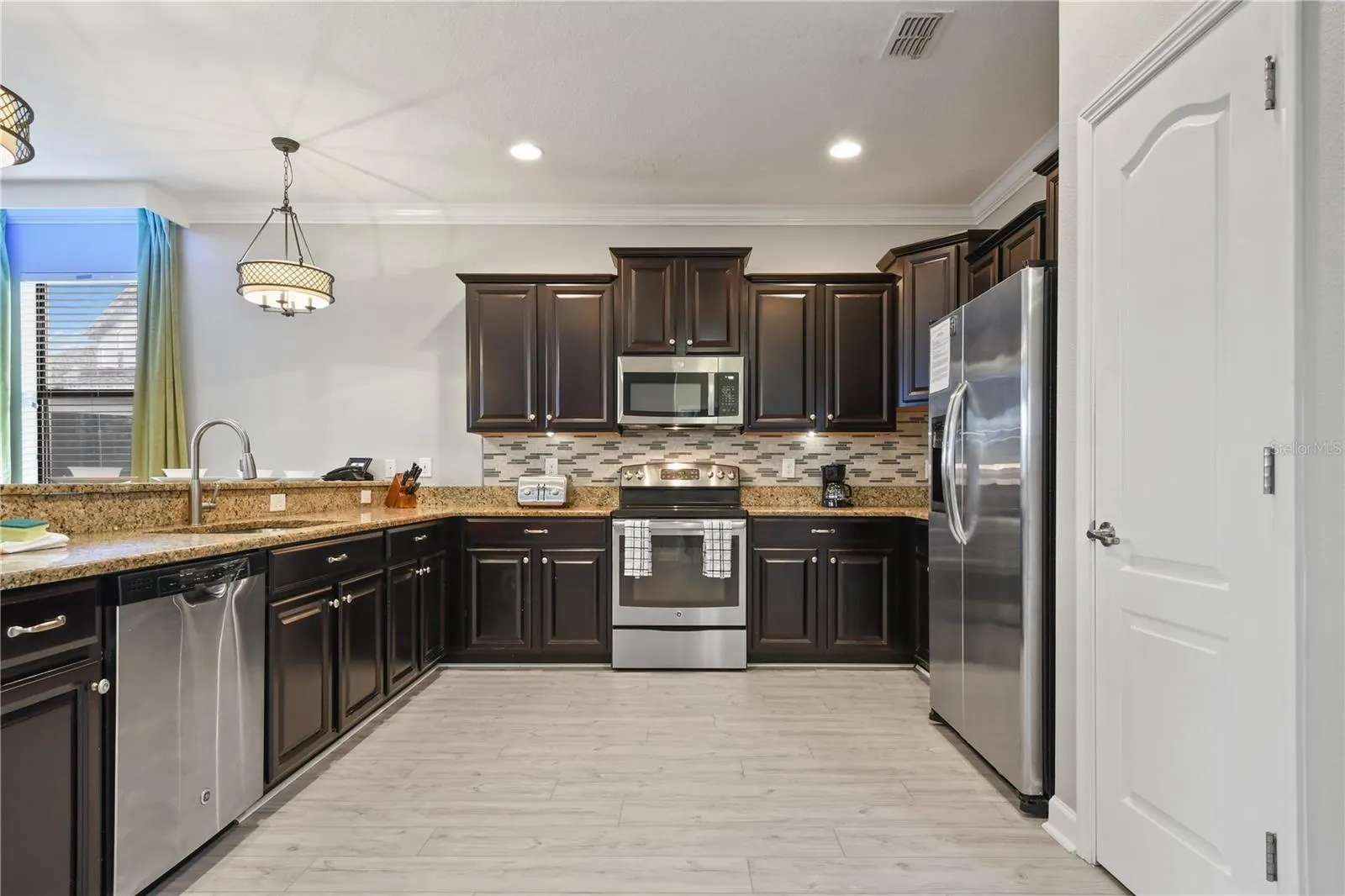 1415 MOON VALLEY DR