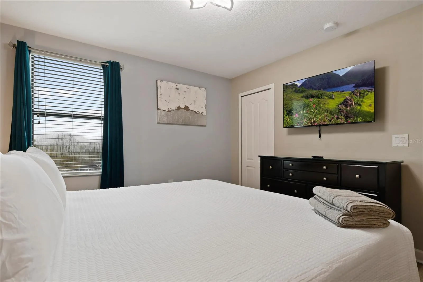 1415 MOON VALLEY DR