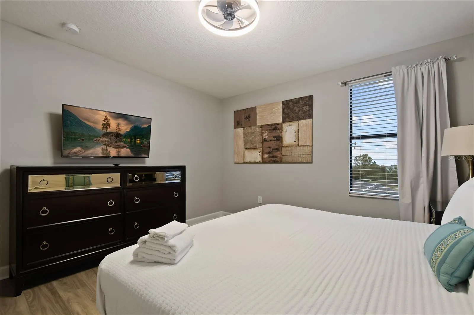 1415 MOON VALLEY DR